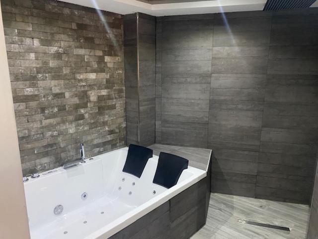Apartamentos Las 7 Esencias Linares  Exteriör bild