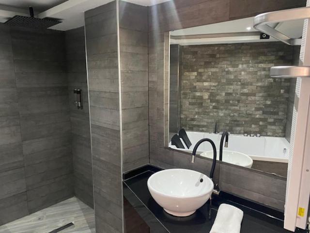 Apartamentos Las 7 Esencias Linares  Exteriör bild